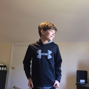 Black under armour hoodie